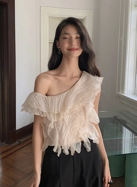 斜肩上衣2026夏季无袖T恤设计感法式洋气甜美气质荷叶边雪纺小衫