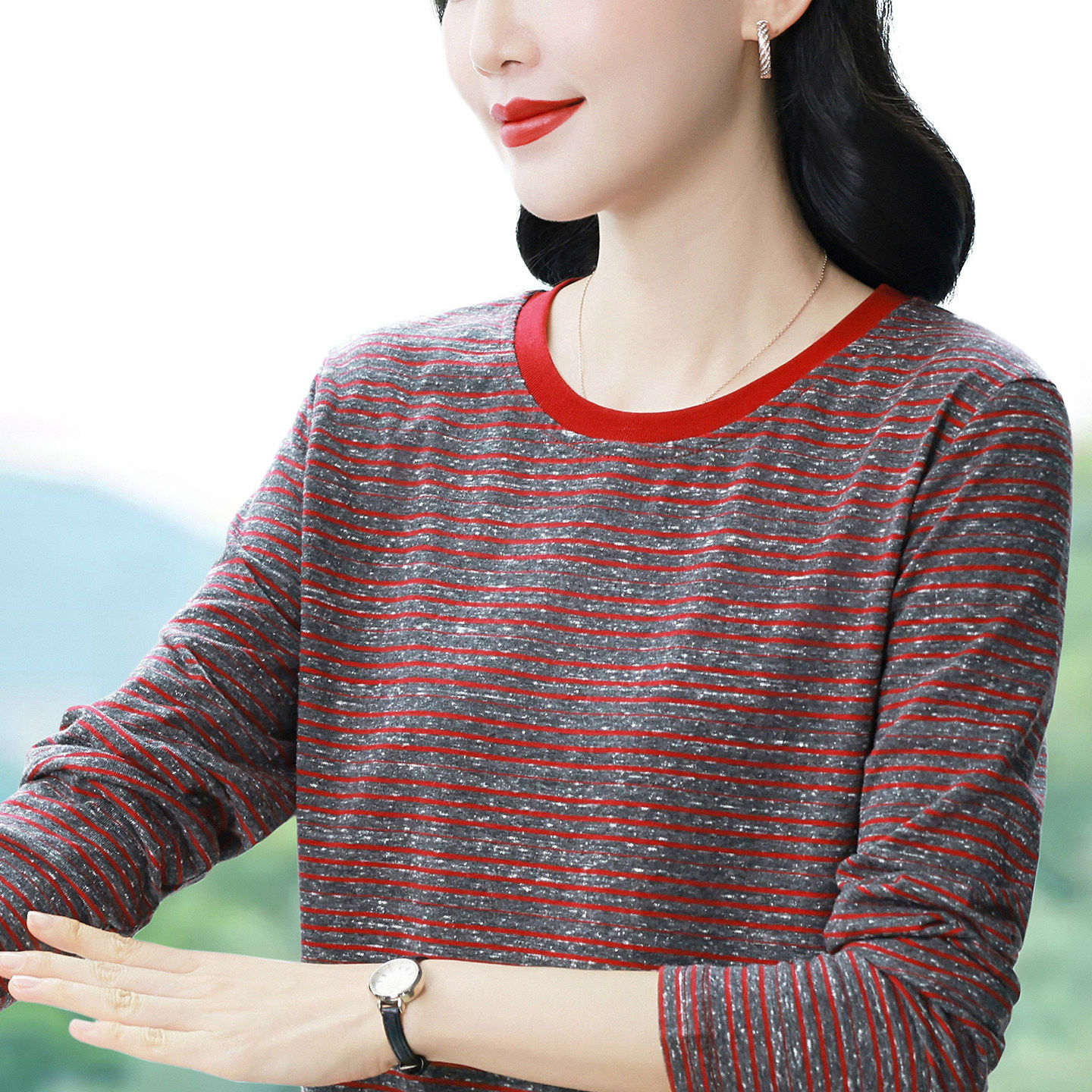 条纹长袖t恤女士打底衫2026春装中年大码宽松妈妈秋衣外穿上衣服