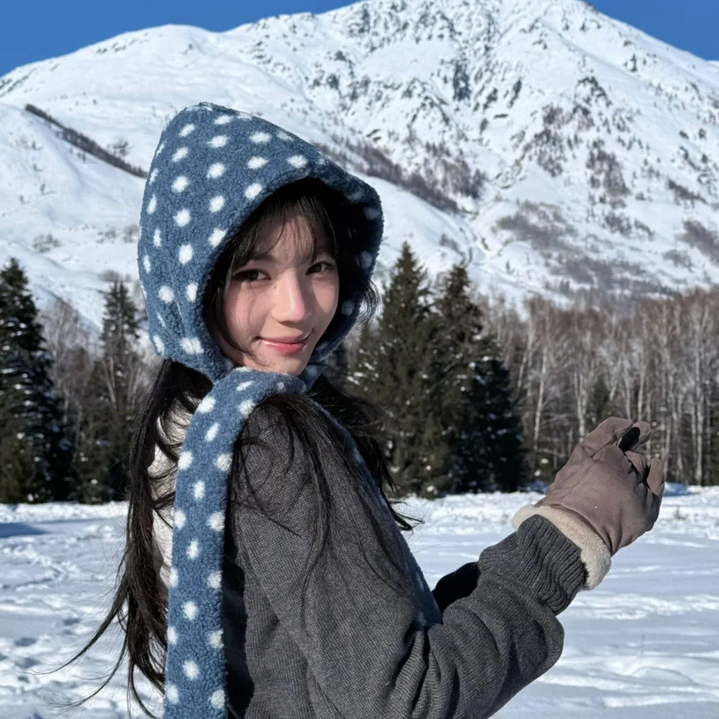 小众设计帽子围巾一体女冬季保暖连帽波点羊羔毛大脸显脸小护耳帽