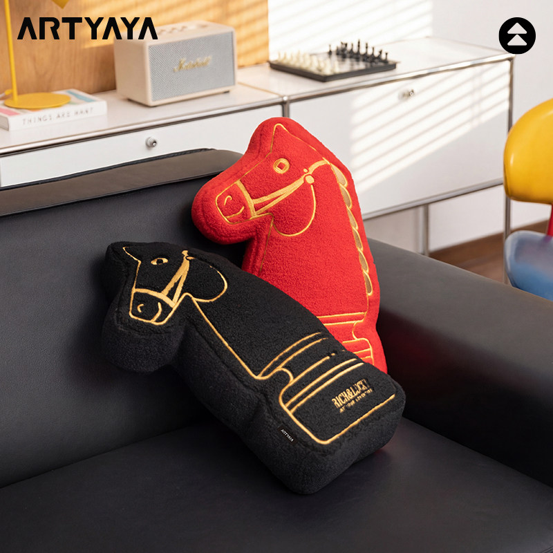 艺术鸭 创意马形抱枕毛绒靠垫客厅卧室装饰枕头黑红色,居家布艺,靠垫/抱枕,淘宝优惠券,粉丝福利购,淘宝优惠卷