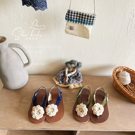 夏季新款女童韩版度假风花朵真皮凉鞋儿童夹脚露趾凉鞋人字拖鞋