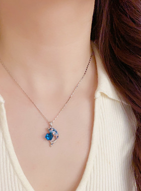 小众时尚简约卡通百搭蓝色方钻海豚吊坠项链个性轻奢设计感锁骨链