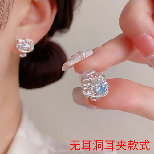 厚银电镀时尚甜美可爱锆石镂空KT猫耳夹小众简约轻奢设计超闪耳饰
