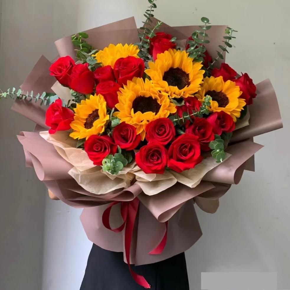 七夕情人節玫瑰花百合向日葵鬱金香花束台湾台北台中花店鲜花同城