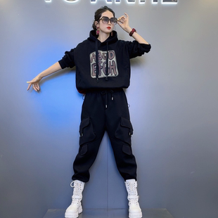 Q37加绒连帽字母拼色【黑红桔】上衣-设计款加绒工装口袋裤子