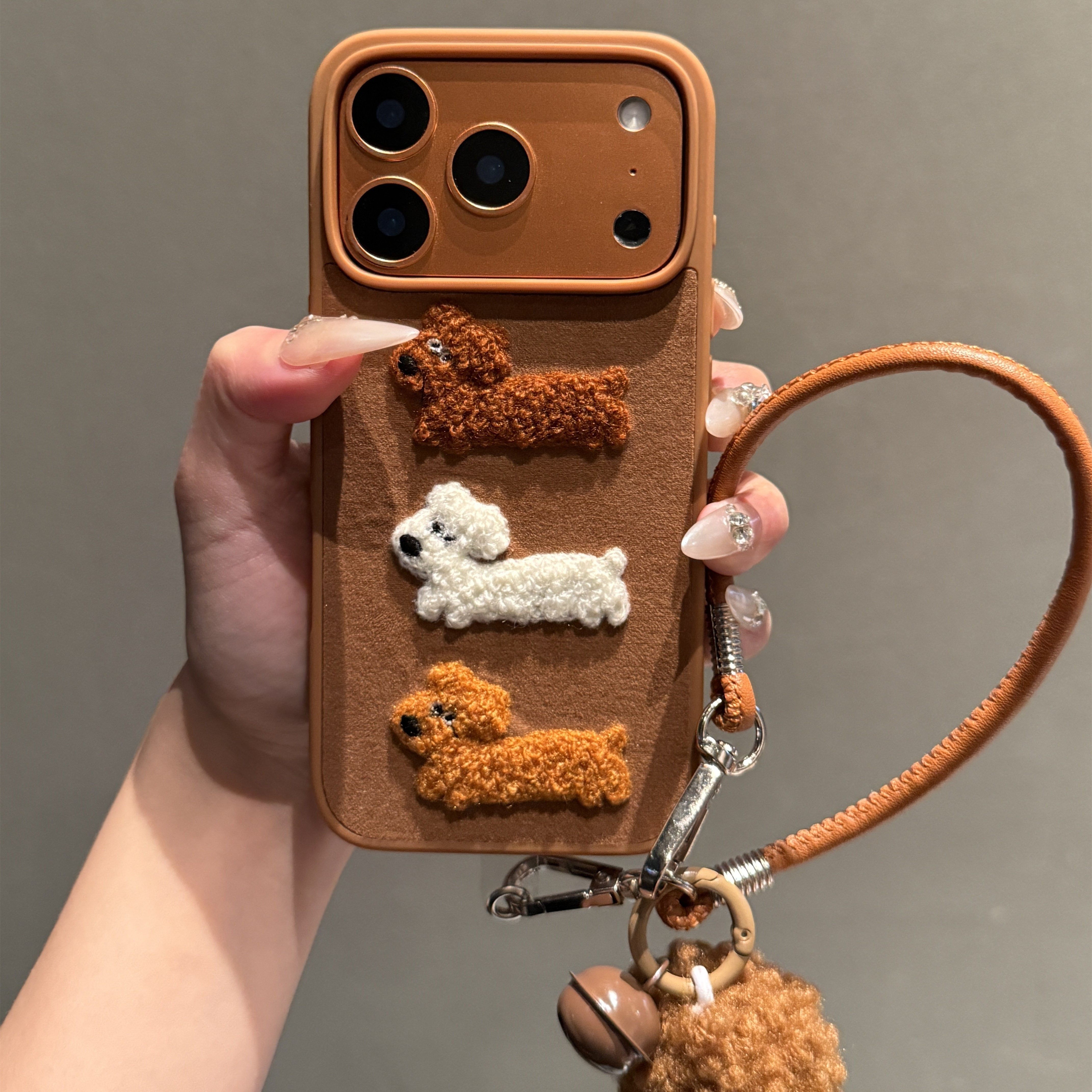 ins秋冬复古刺绣毛绒腊肠狗适用iPhone17promax苹果17手机保护壳16ProMax新款14挂绳13女款12网红15pro防摔保,3C数码配件,手机保护套/壳,淘宝优惠券,粉丝福利购,淘宝优惠卷