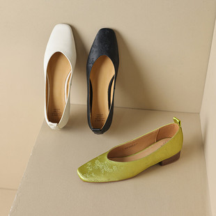 新中式复古单鞋国风奶奶鞋浅口缎面平底不磨脚小众配旗袍的鞋子