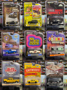 绿光1:64凯迪拉克雪佛兰克尔维特滑行全新吸塑小卡合金车收藏模型