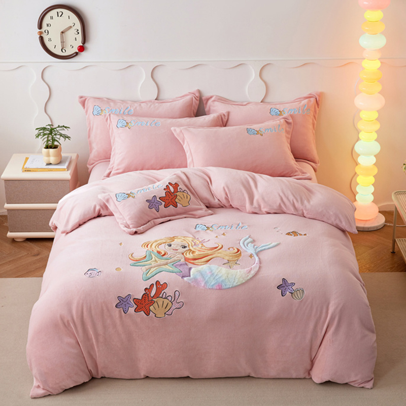 加厚保暖牛奶绒三四件套卡通刺绣