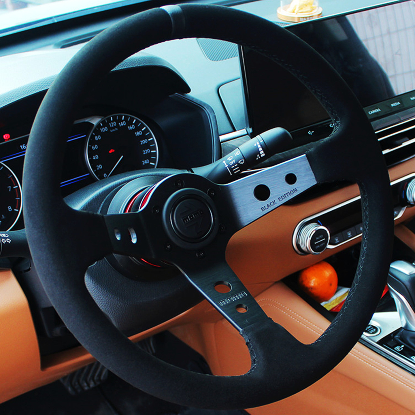 改裝momo翻毛皮真皮快拆P5方向盤