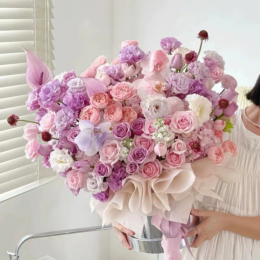 西安同城花店送花七夕情人节三八节母亲节生日闺蜜鲜花网红抱抱桶