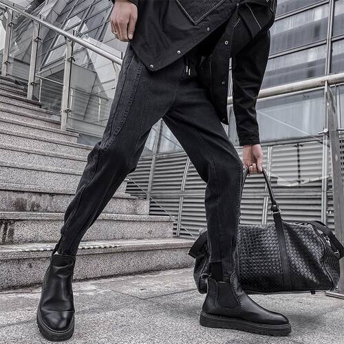 黑色秋季韩版潮流痞帅牛仔裤子