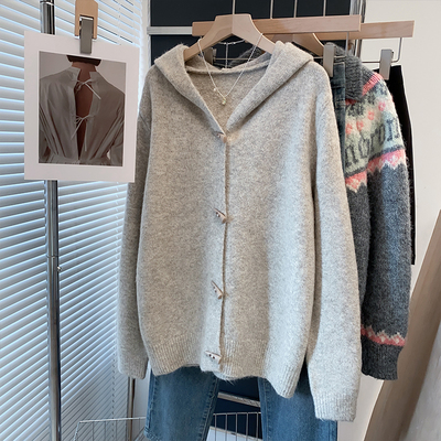 连帽牛角扣加厚宽松外穿毛衣外套