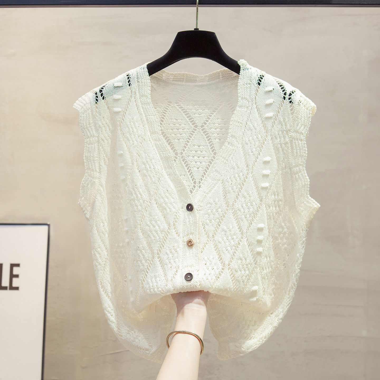 镂空v领开衫针织马甲背心女2026春秋新款宽松外穿马夹毛衣坎肩潮