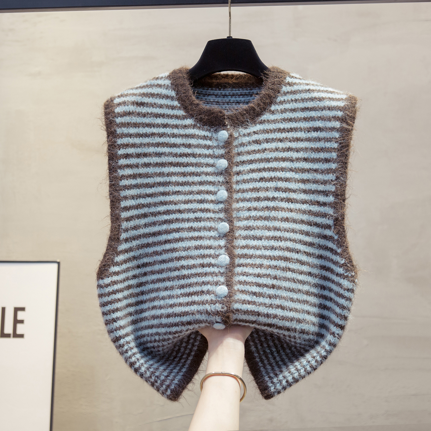 短款条纹圆领针织开衫马甲背心女2025秋冬新款外穿马夹毛衣坎肩潮