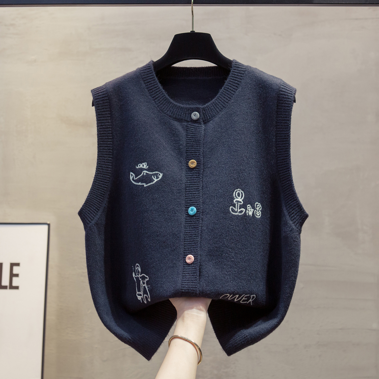 绣花开衫针织马甲背心毛衣坎肩潮