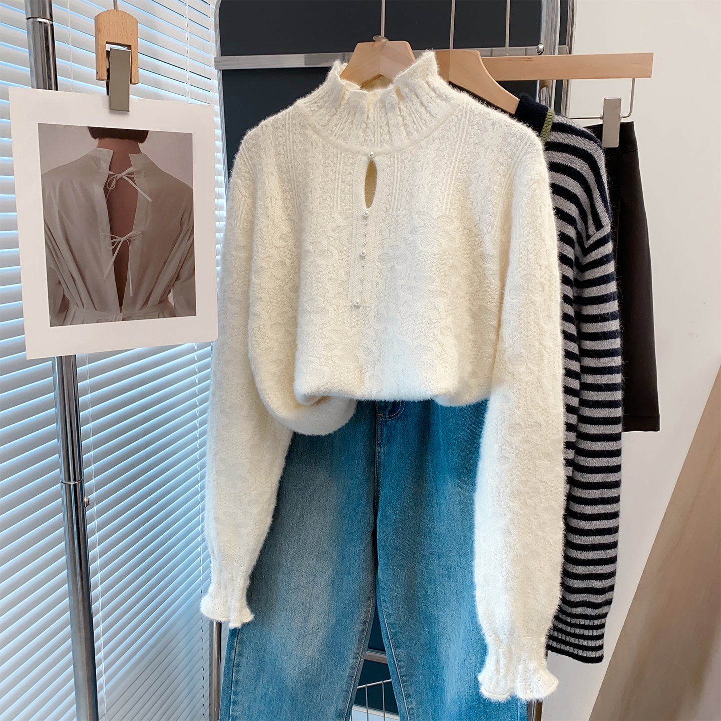 钉珠半高领水貂绒毛衣女厚打底衫