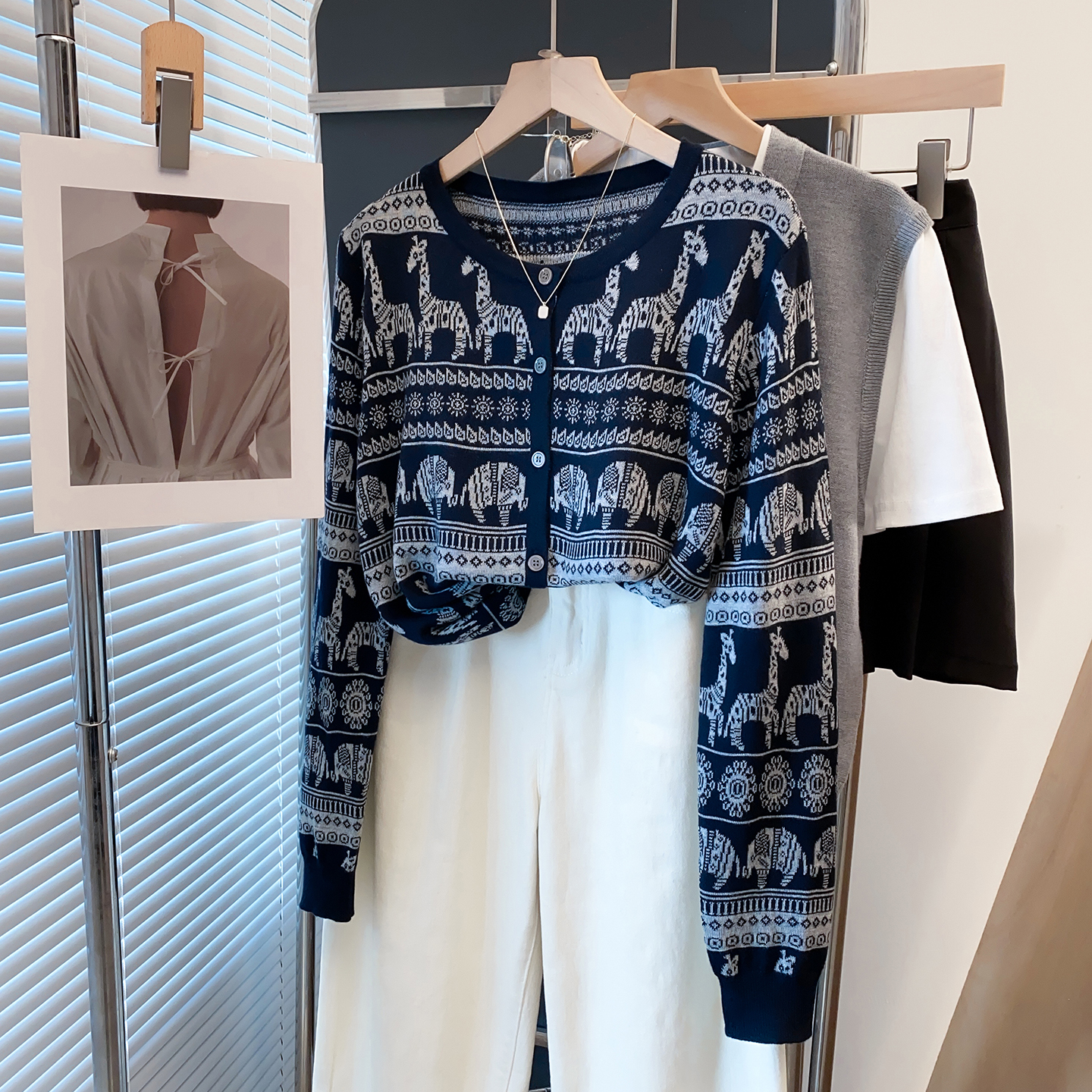 羊毛提花圆领针织开衫女毛衣外套