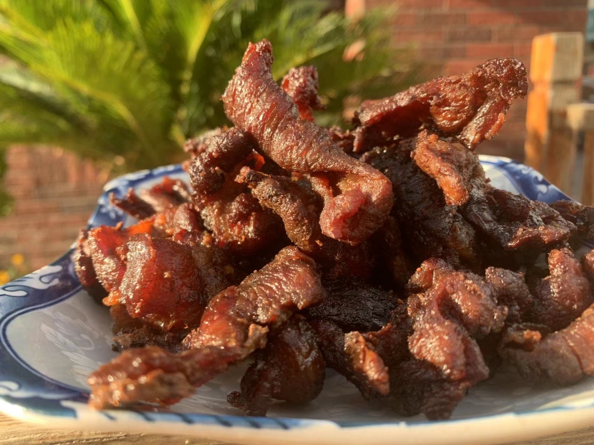 内蒙特产风干牛肉干边角料肥瘦相间无添加碳烤筋头巴脑牛筋肉一斤-封面