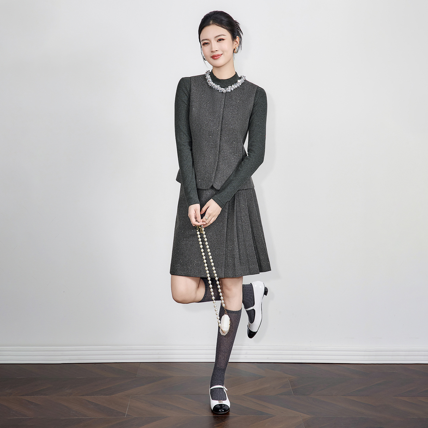 高端小香风钉珠圆领羊毛呢马甲上衣半身裙两件套装女新款冬季2025