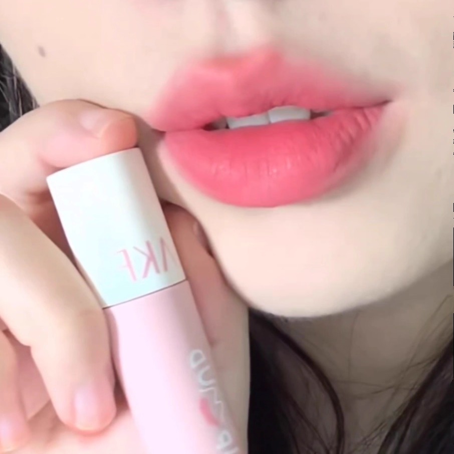 甜嗲牛奶蜜桃粉！akf唇泥m17无花果烤奶低饱和伪素颜嫩妹口红唇釉