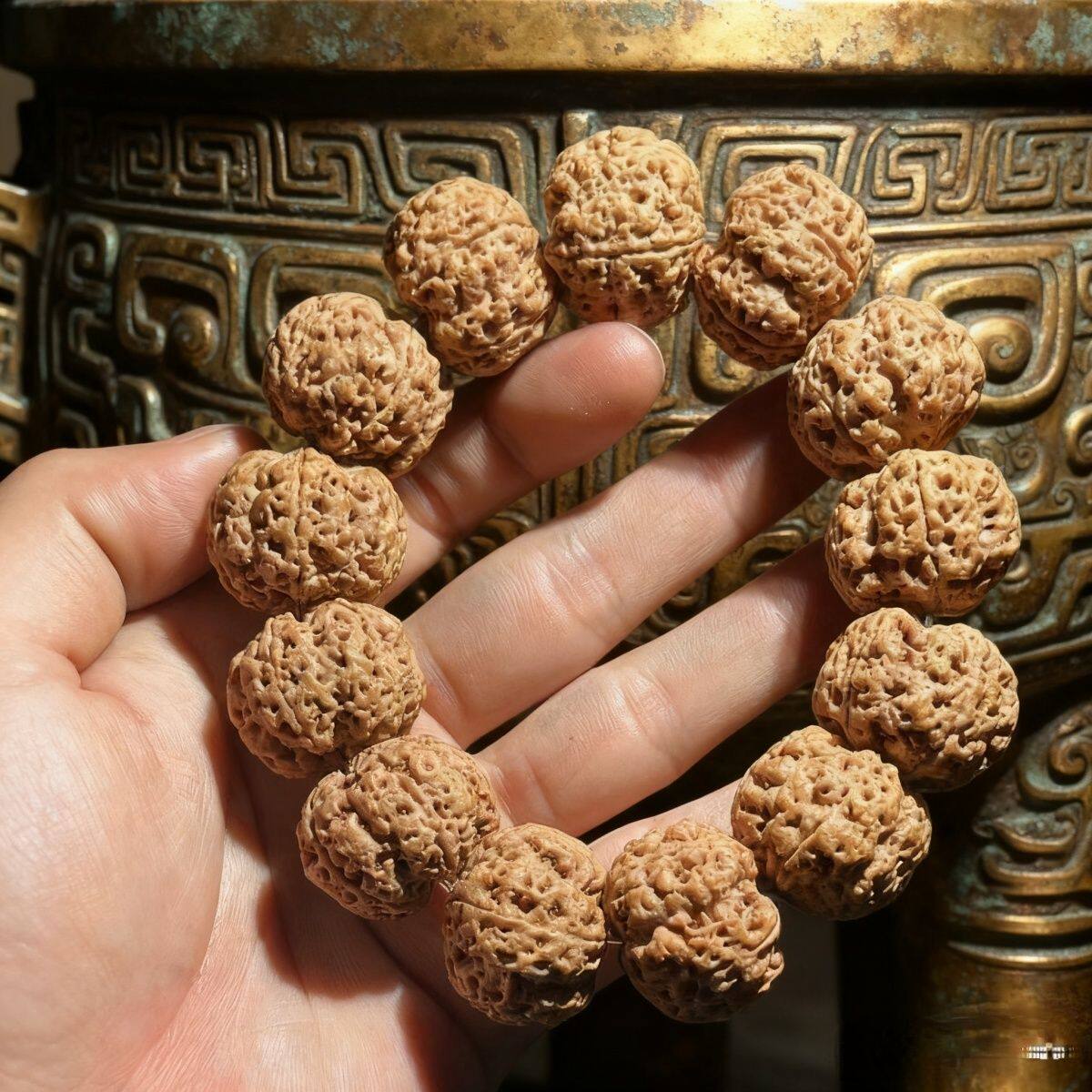 尼泊尔五星双龙暴肉蜂王金刚手串矮桩飞碟纽扣南瓜桩男士女士菩提