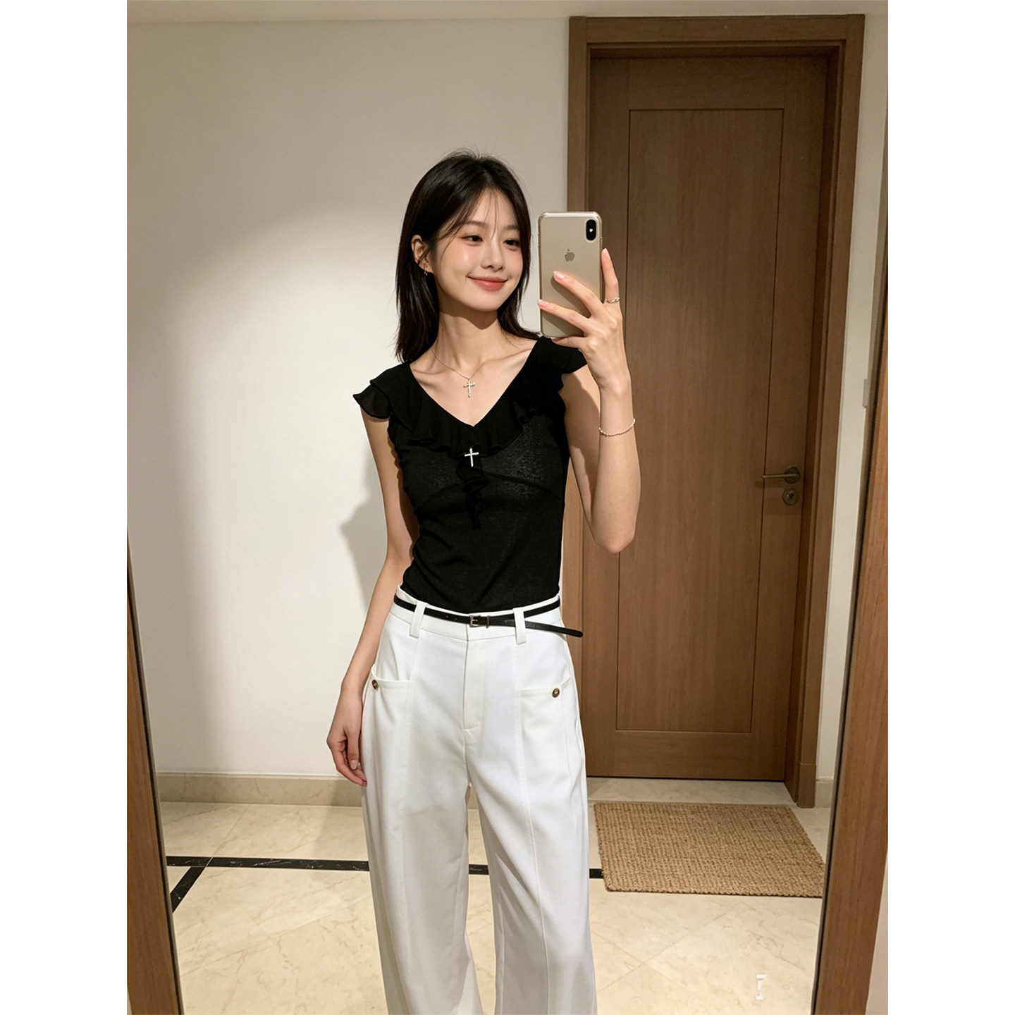 BERUN 甜辣妹黑色V领荷叶边衬衫女夏季别致收腰显瘦百搭无袖上衣