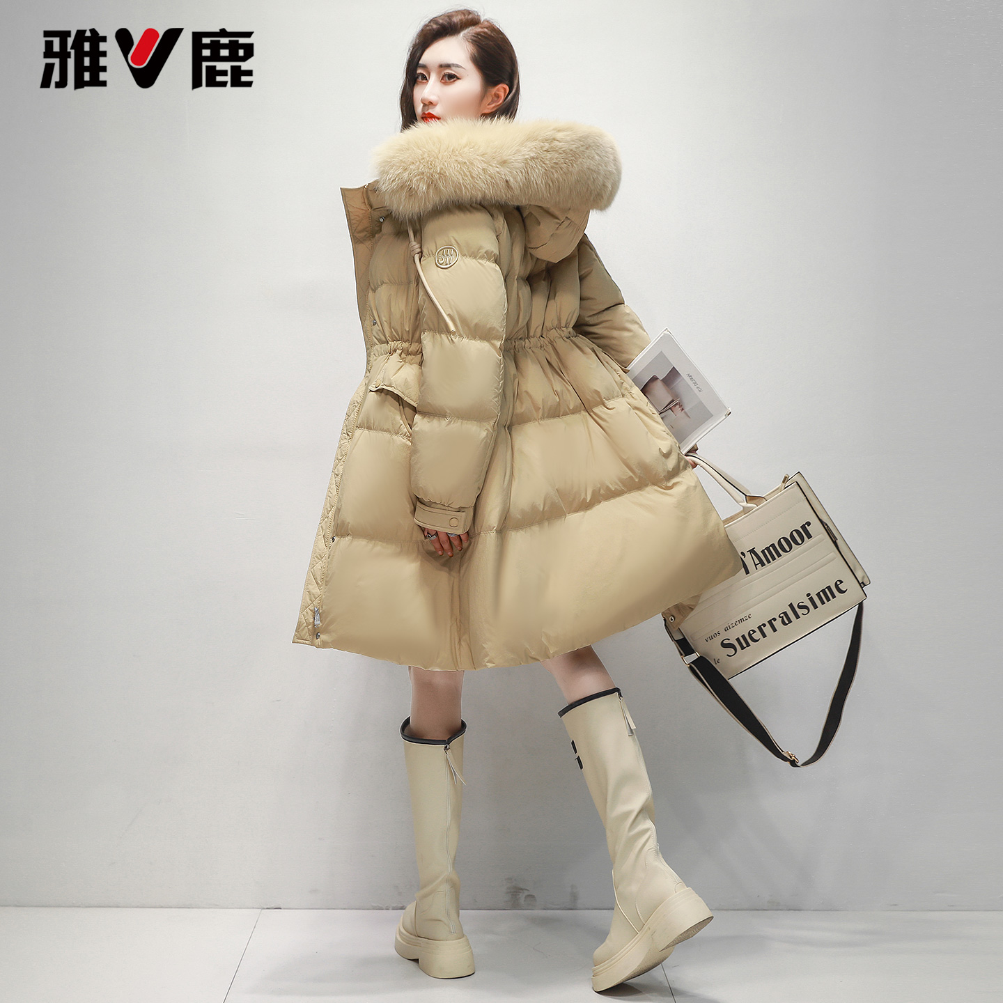 雅鹿真狐狸大毛领羽绒服女中长款