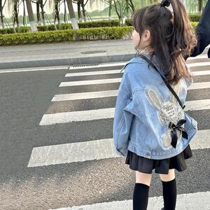 女童牛仔外套2023新款中大童春秋季女生小兔洋气百搭夹克牛仔上衣