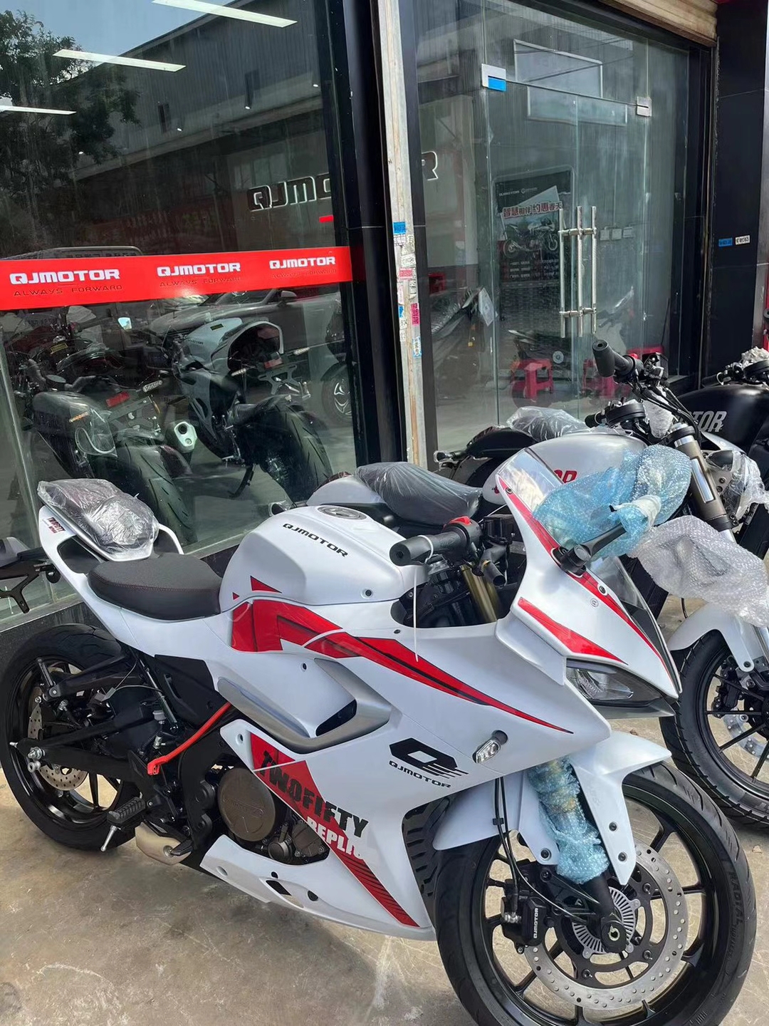 钱江qjmoto赛250mini版迷你仿赛机车支持分期