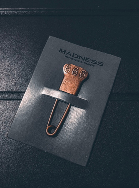 志明原创 余文乐同款日潮666胸针别针徽章 madness潮流日系配饰