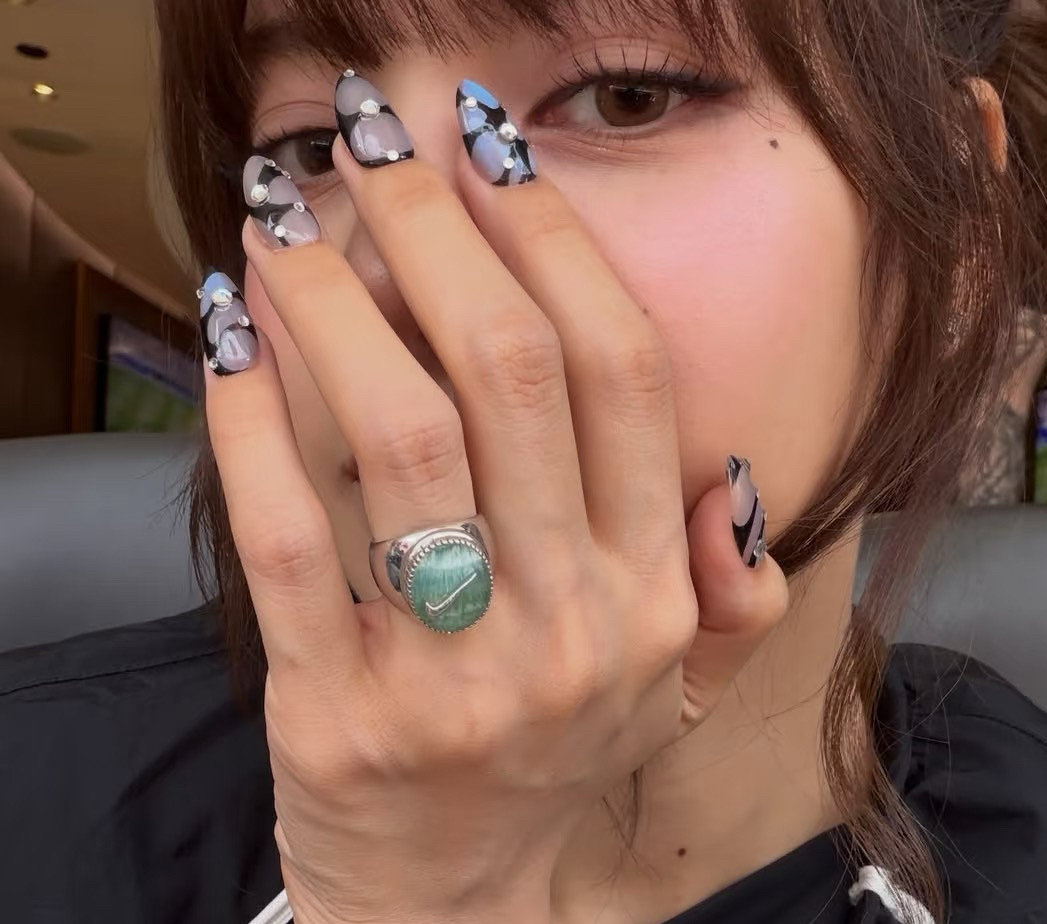 lisa明星同款穿戴甲美甲欧美甜酷辣妹黑多巴胺