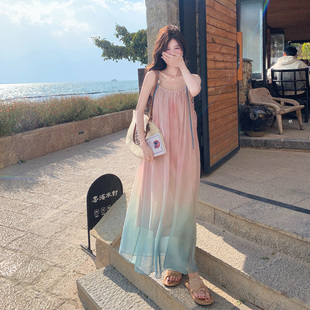 漸變色度假風吊帶連衣裙女2025夏季 寬松顯瘦獨特絕美減齡長裙 新款