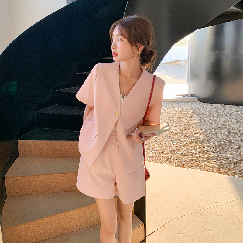欧货漂亮粉色西装套装女夏季2025新款高级感小个子西服短裤两件套