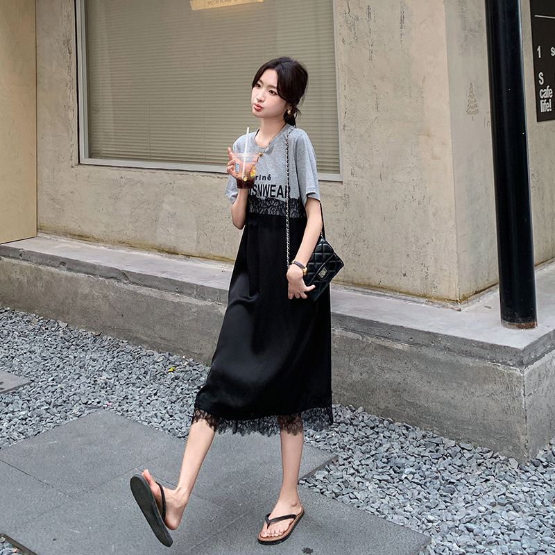 蕾丝拼接撞色连衣裙女2025夏季新款高级感减龄休闲显瘦字母T恤裙