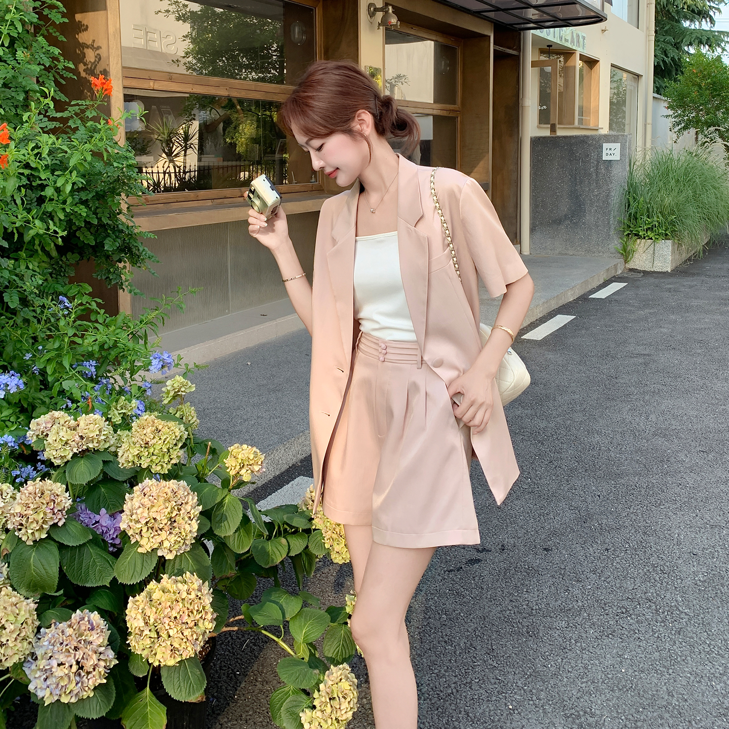 粉色通勤风西服套装女2025夏季新款高级感气质时尚上衣短裤两件套