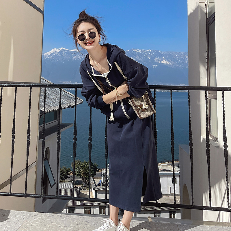 深蓝色卫衣时尚套装女2025春季新款宽松休闲连帽上衣半身裙两件套