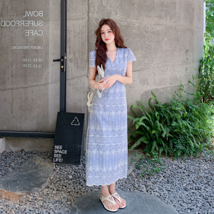 蓝色镂空刺绣连衣裙女2025夏季 温柔风独特漂亮巨好看长裙 新款 法式
