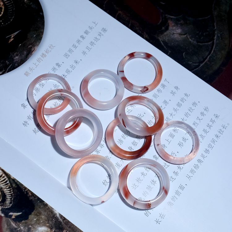 住朴天然原矿九口南红戒指