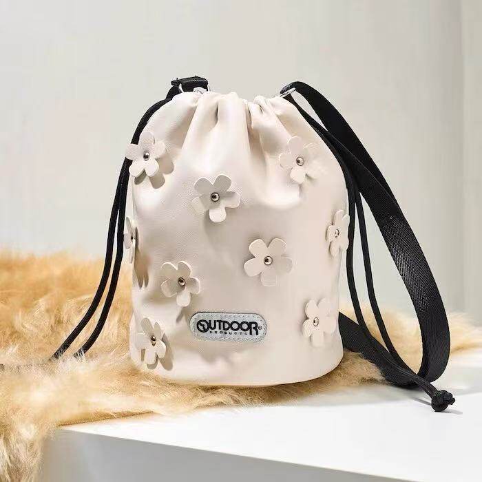 现货日系休闲简约百搭花朵款水桶包日常通勤束口袋抽绳包手机包,箱包皮具/热销女包/男包,水桶包,淘宝优惠券,粉丝福利购,淘宝优惠卷