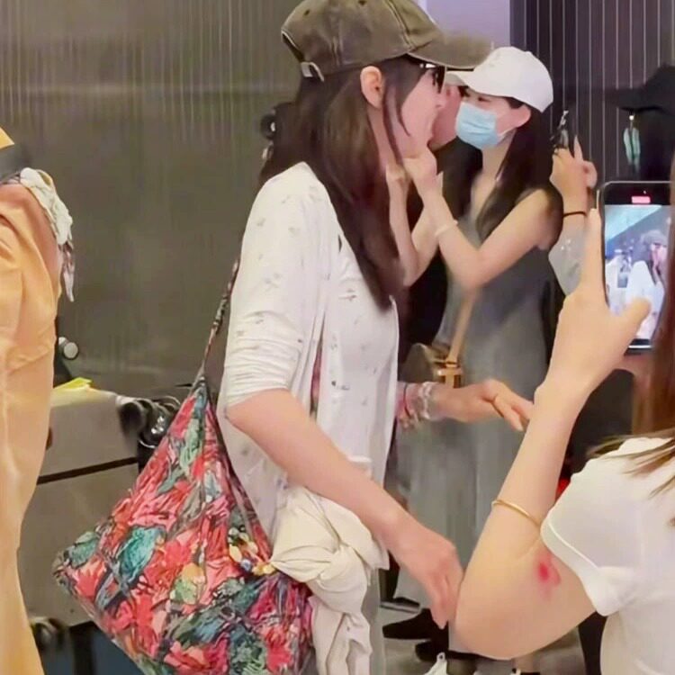 花儿与少年宋茜同款包包女包红色鹦鹉碎花布包帆布包托特包单肩包