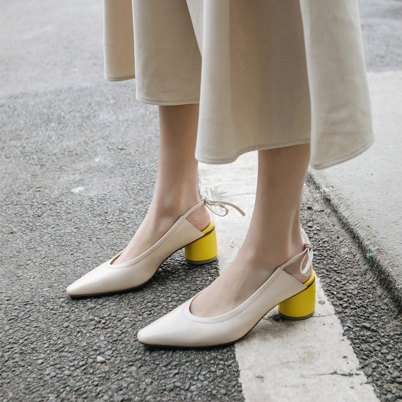 2019春夏新款复古小方头单鞋女高跟鞋真皮白色后空粗跟包头凉鞋女在类目 女鞋, 低帮鞋中 - 来自Buy2taobao.com提供专业的淘宝代购服务