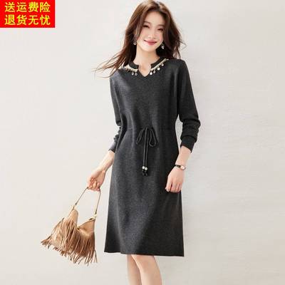 2025秋冬新款时尚洋气法式V领针织连衣裙女收腰显瘦优雅风中长裙