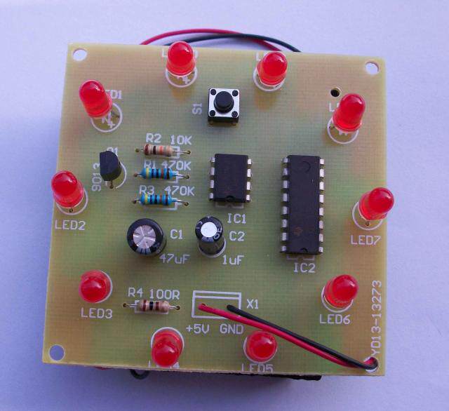 NE555，CD4017，LED电子幸运转盘,实训器材焊接练习板送电池盒