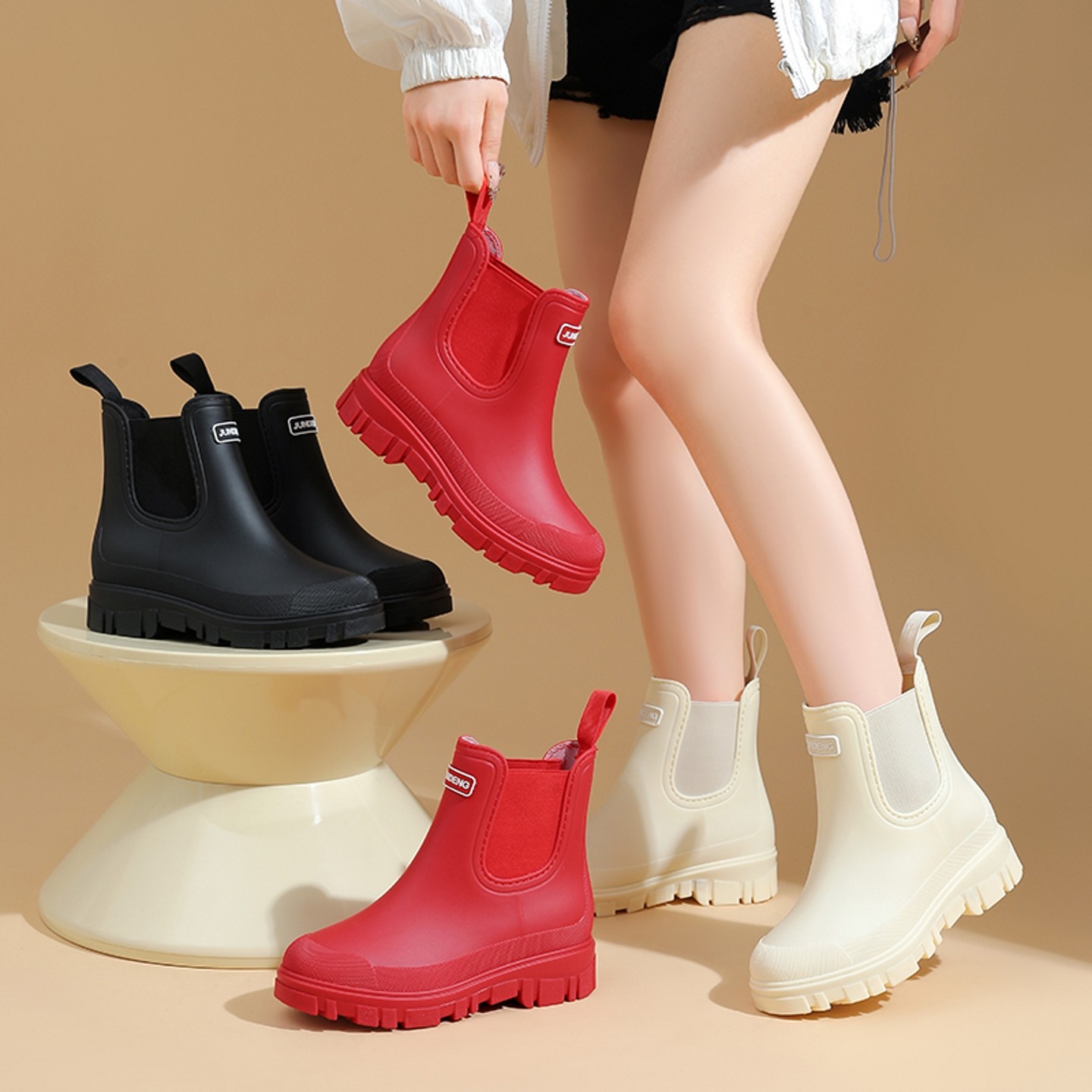 日系短筒红色女雨靴防水防滑图片
