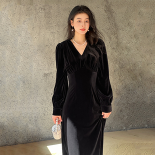 赫本风气质金丝绒黑色连衣裙2025年秋冬新款女装高级感法式长裙子