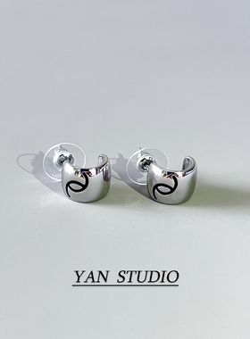 「YANSTUDIO」26s新款字母耳圈女
