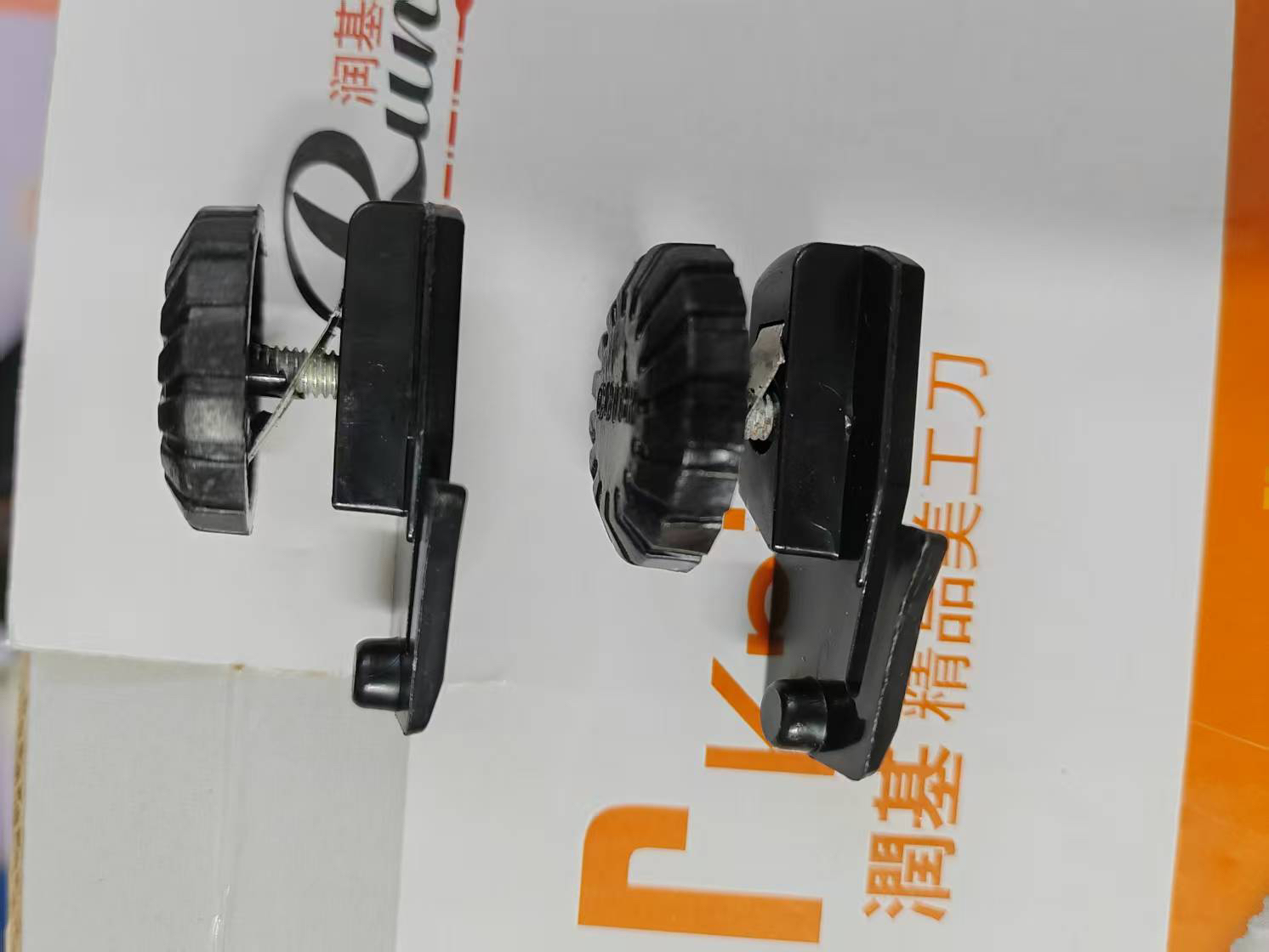 润基美工刀25架配件推扭配件替换件旋钮配件刀片折断器推手多功能