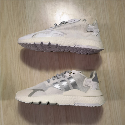 阿迪达斯三叶草男子运动跑步鞋