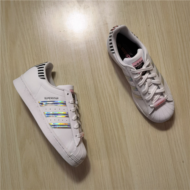 阿迪达斯Adidas 三叶草SUPERSTAR W 女贝壳头板鞋 FY5